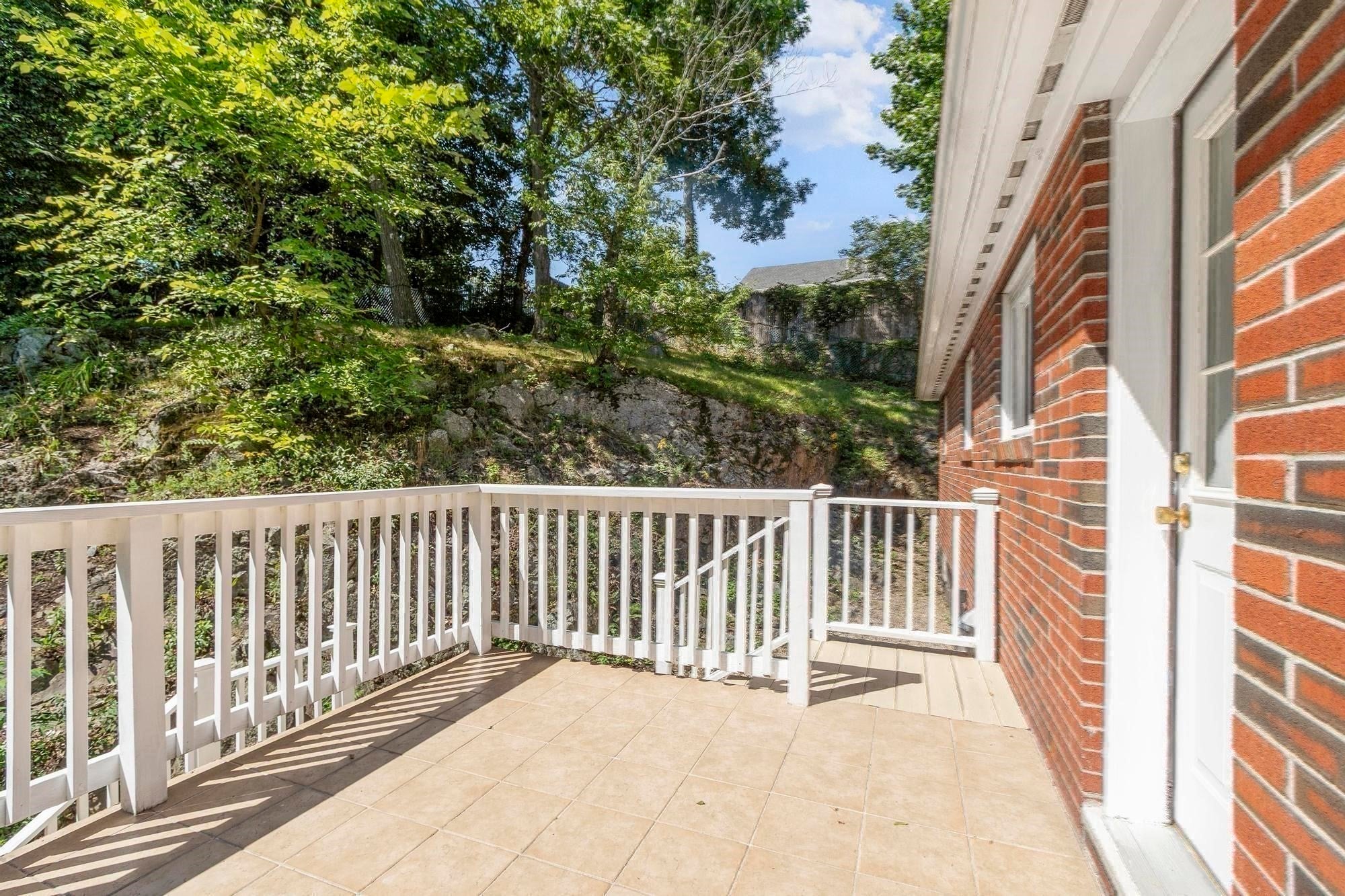 15 Oak Road, Waltham, MA Photo #25