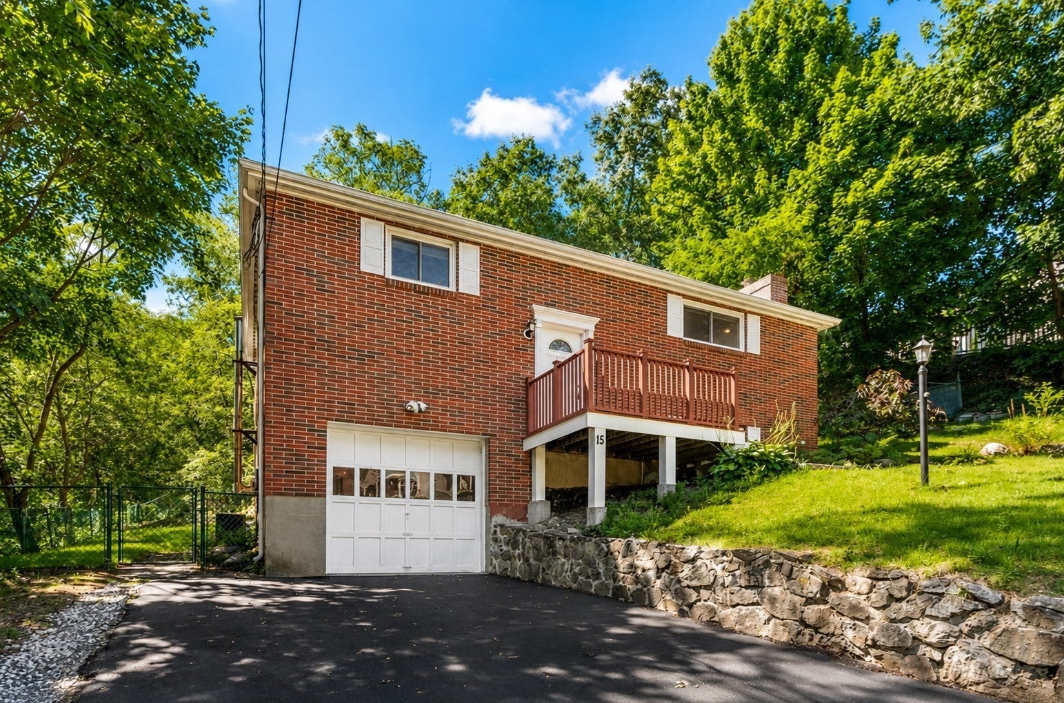 15 Oak Road