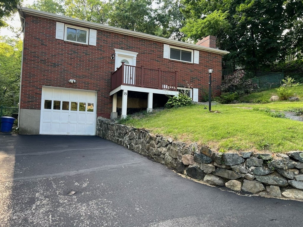 15 Oak Road