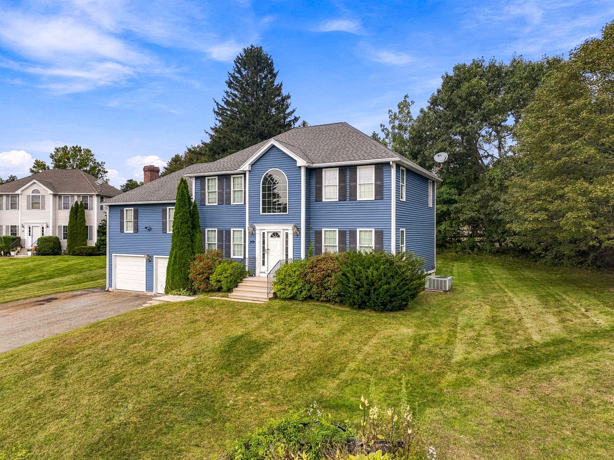 10 Jonathan Cir