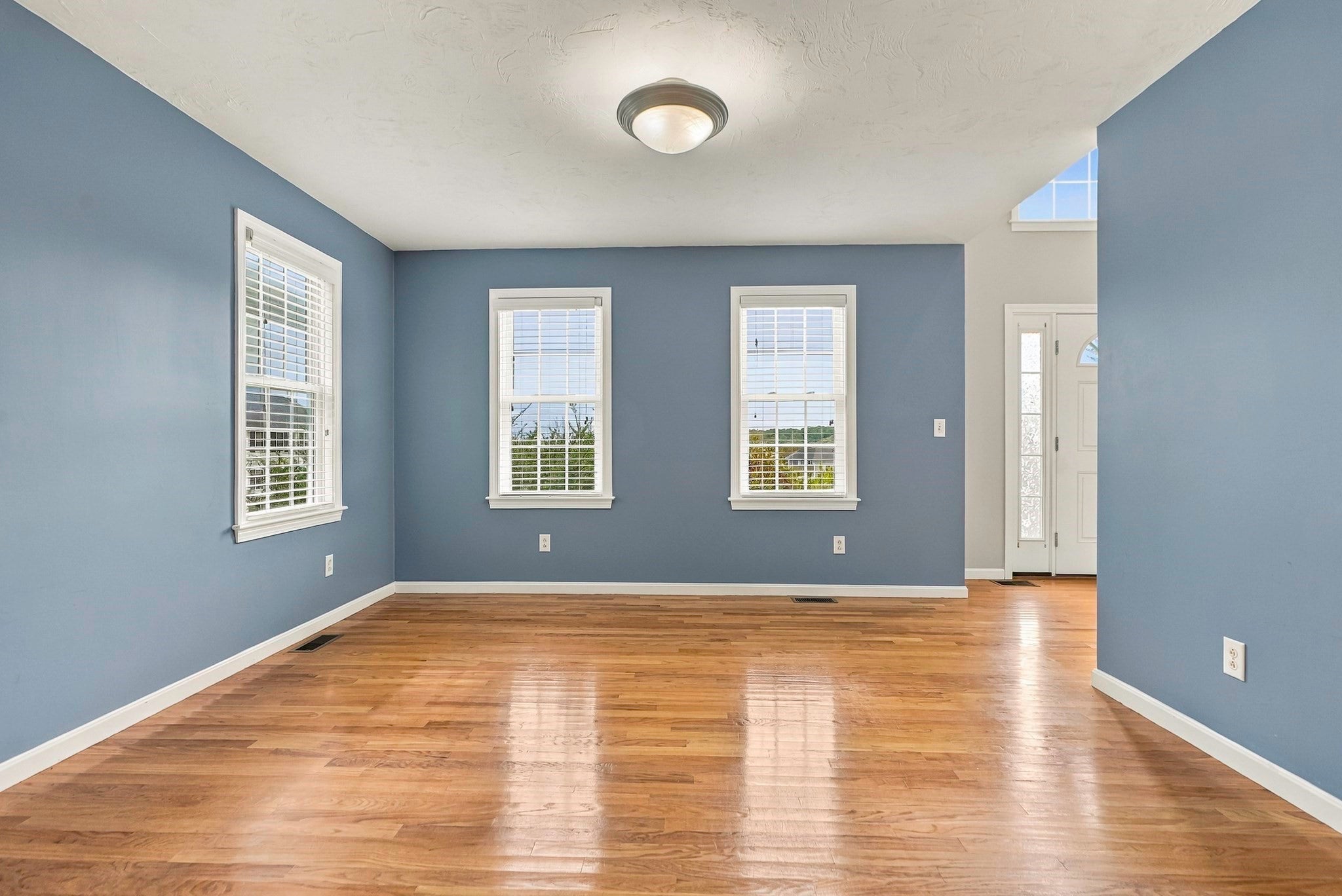 10 Jonathan Cir, Rutland, MA Photo #20