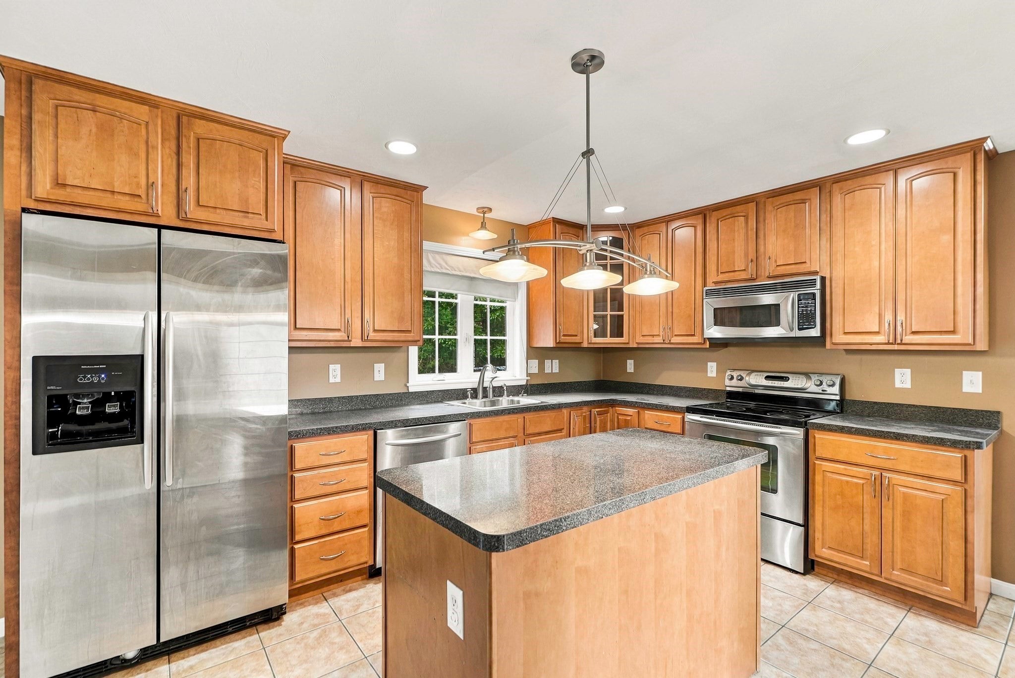 10 Jonathan Cir, Rutland, MA Photo #24