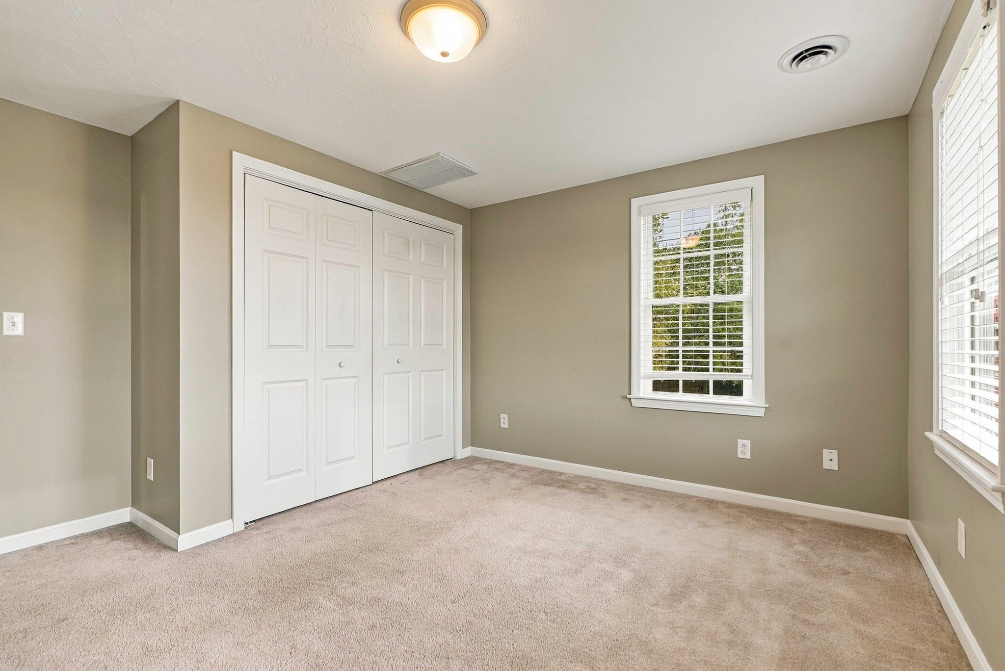 10 Jonathan Cir, Rutland, MA Photo #31
