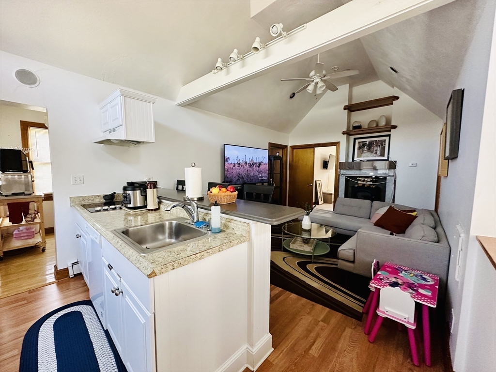 110 High St 3