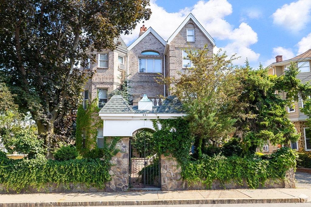 110 High St 3