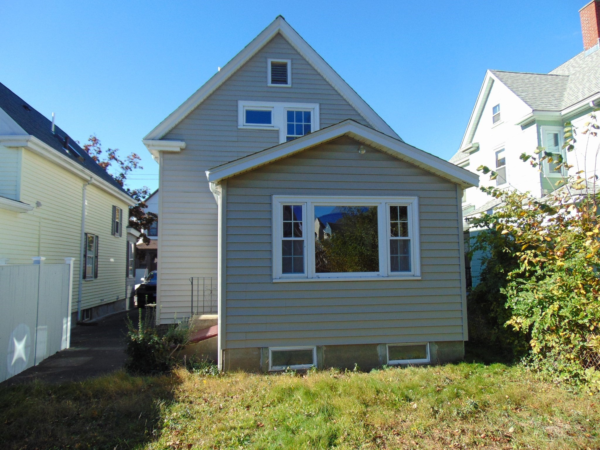 260 Newbury Ave