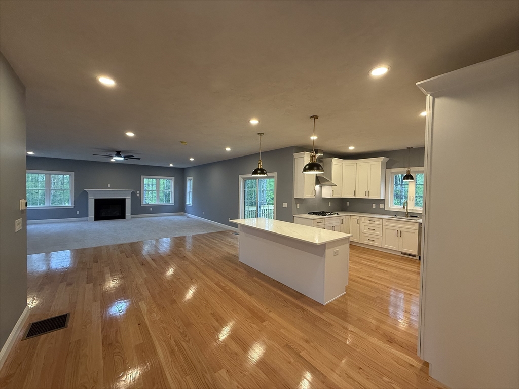 64 Deanna Dr, Holden, MA, 64 Deanna Dr, Holden, MA Photo #5