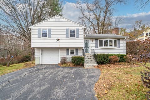 13 Crowley Rd Burlington MA 01803