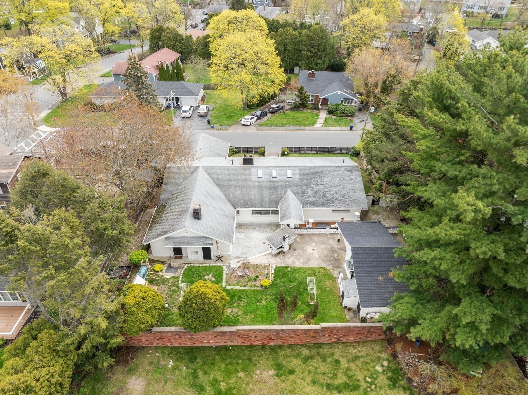 82 Cornell Rd