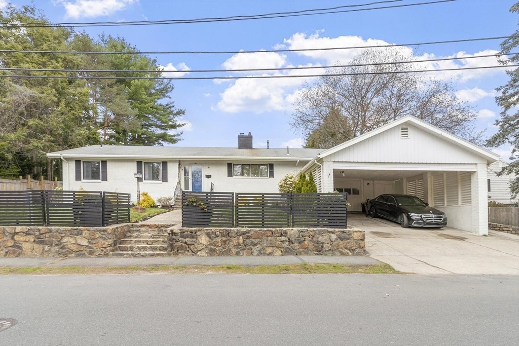 82 Cornell Rd