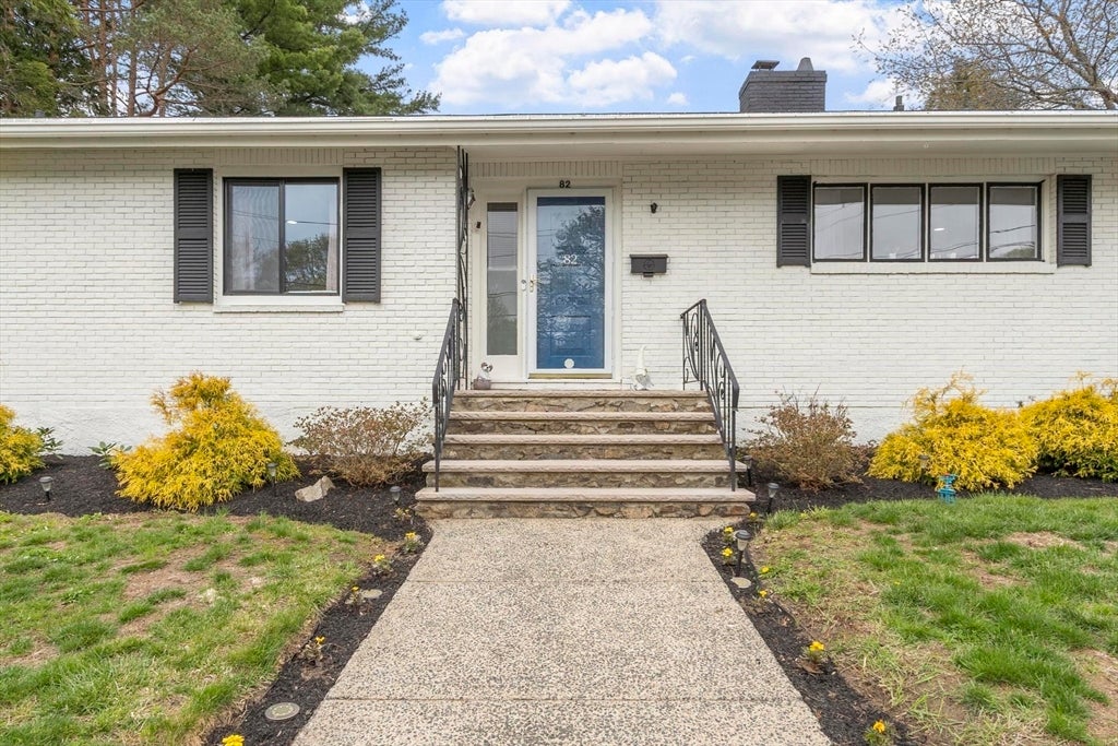 82 Cornell Rd