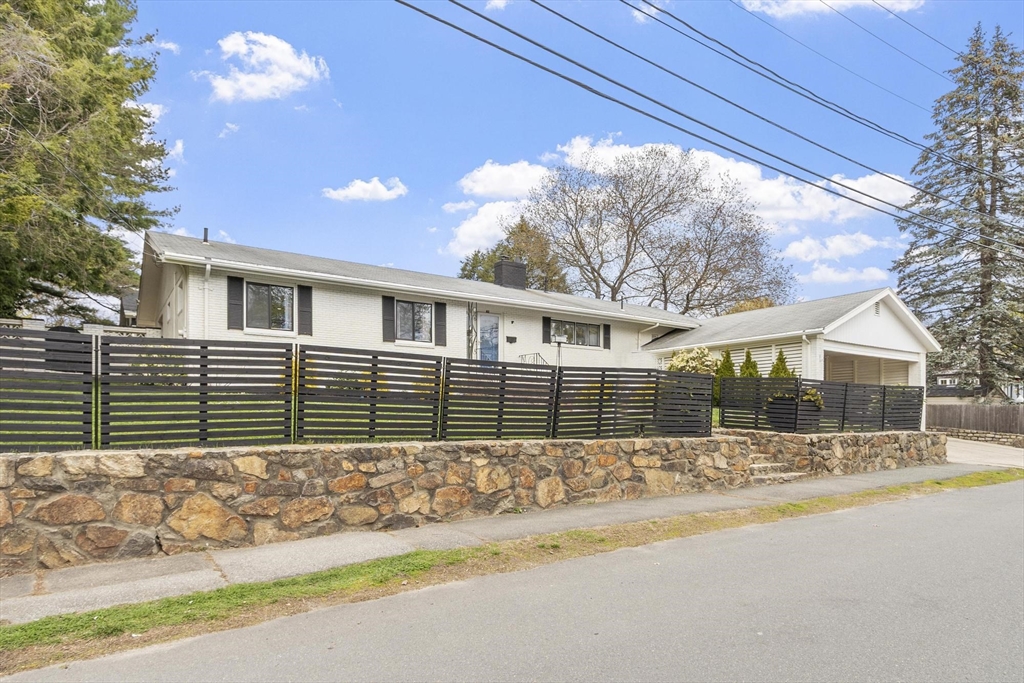 82 Cornell Rd