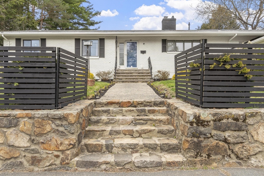 82 Cornell Rd