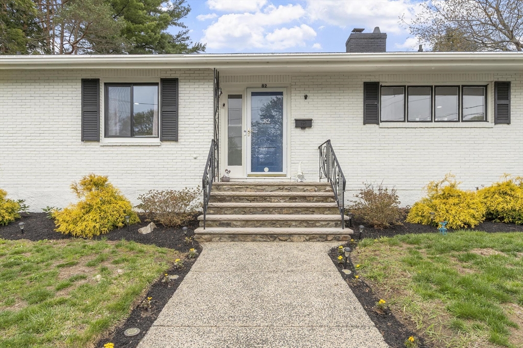 82 Cornell Rd