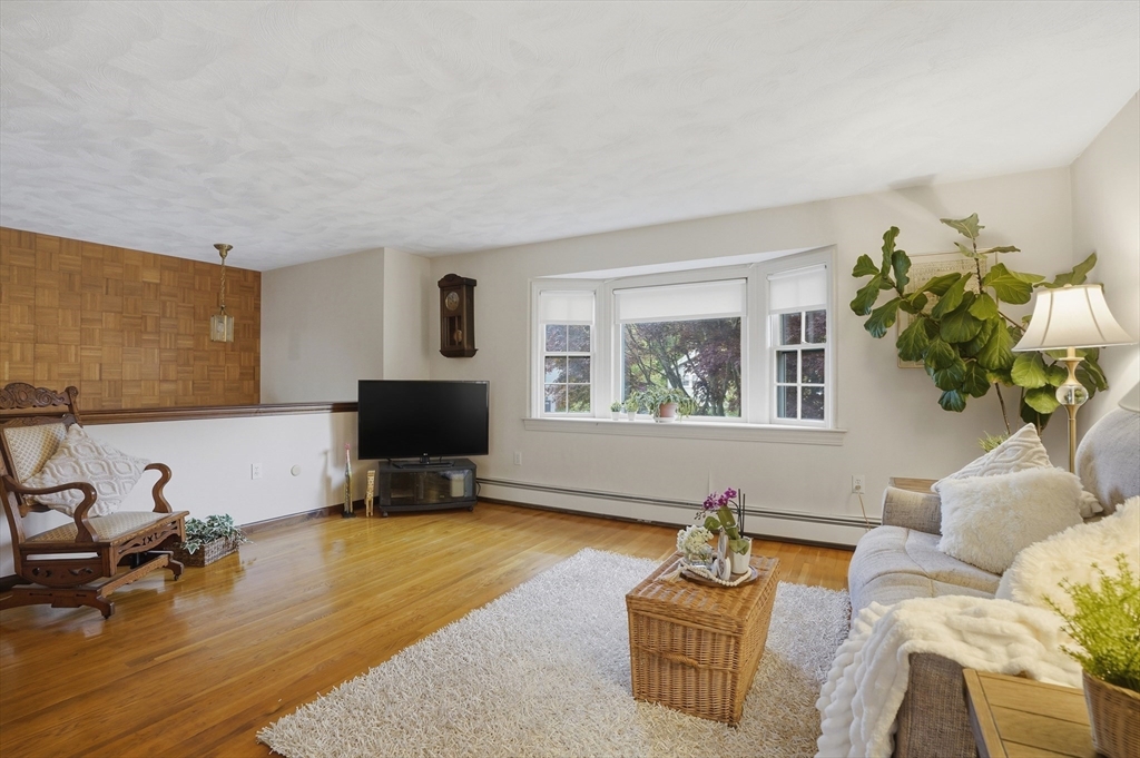 12 Linden Street, Woburn, MA Photo #4