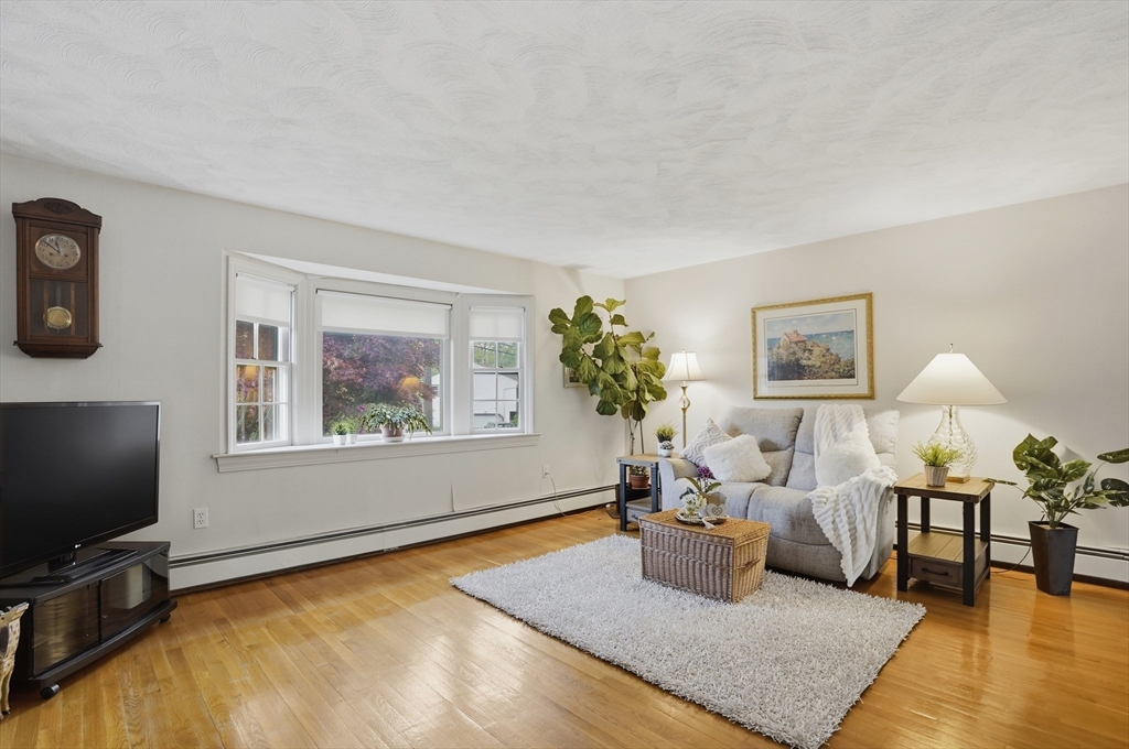 12 Linden Street, Woburn, MA Photo #5