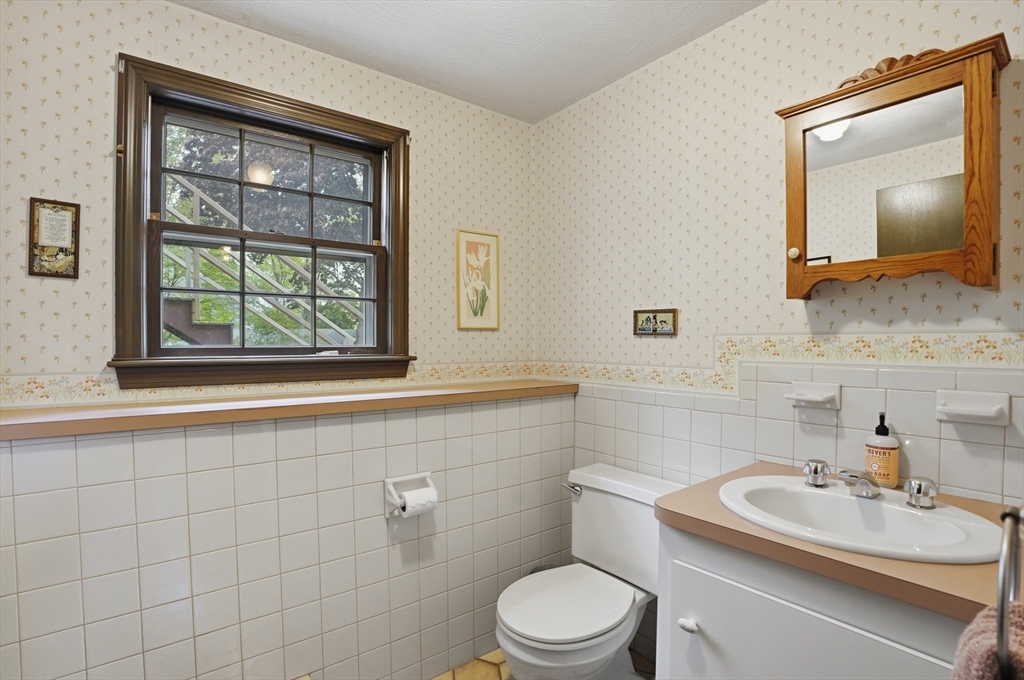 12 Linden Street, Woburn, MA Photo #29