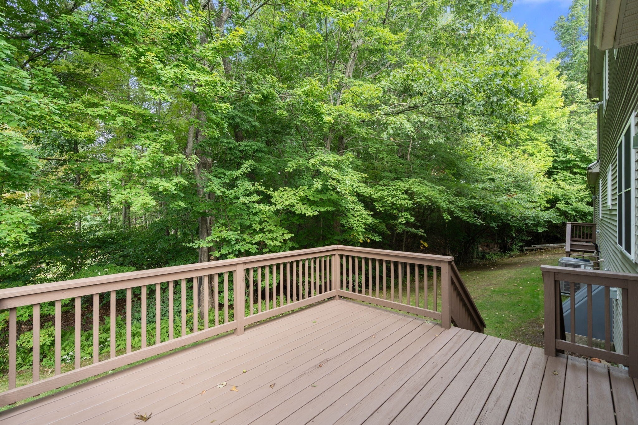 34 Laurelwood Dr, Worcester, MA Photo #38
