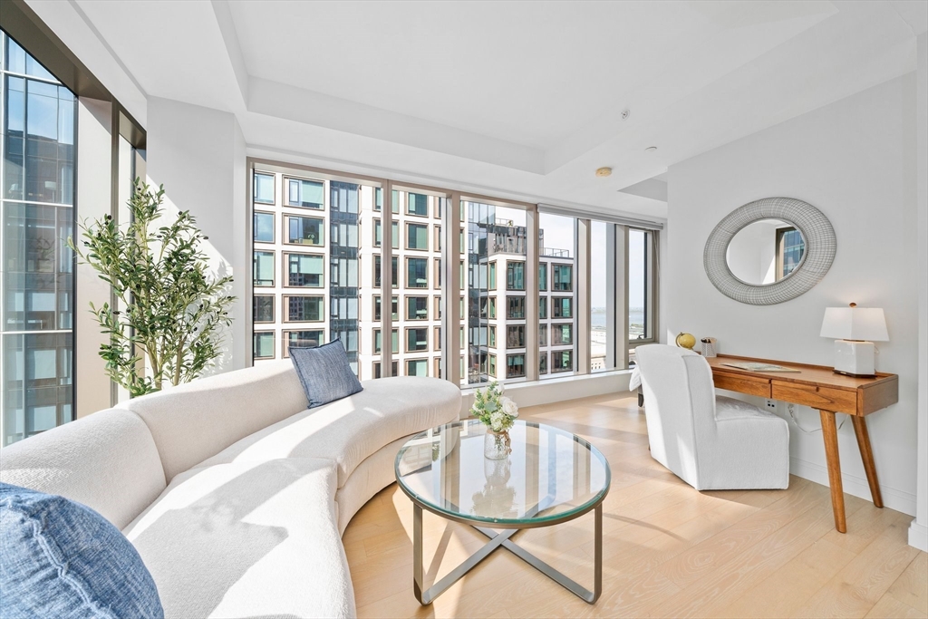 135 Seaport Blvd #1603 Floor 16