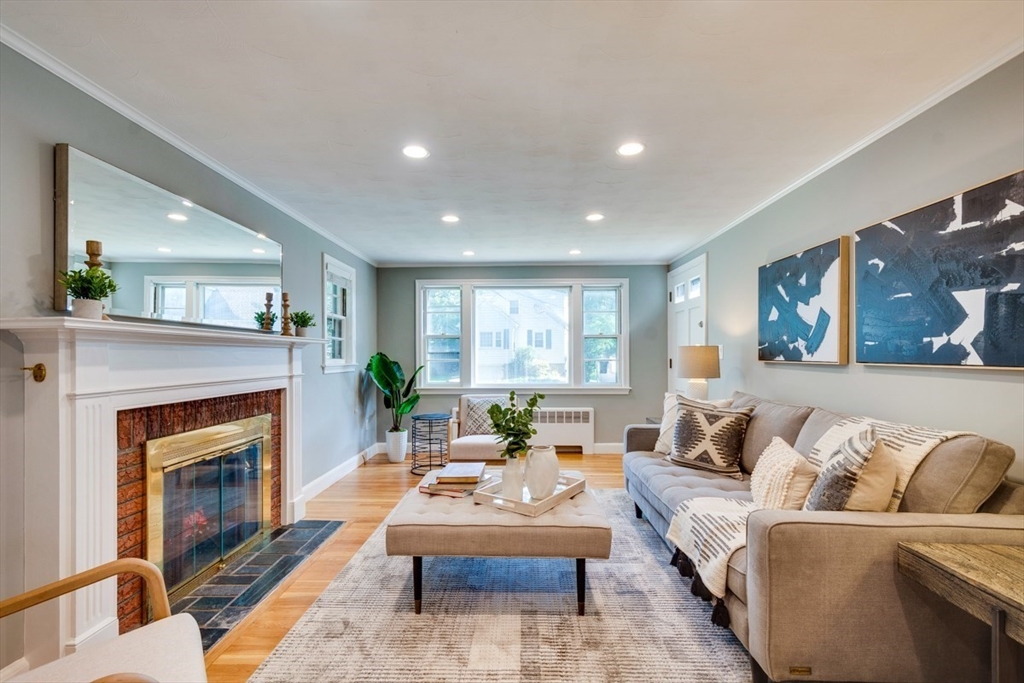 10 Altacrest Rd
