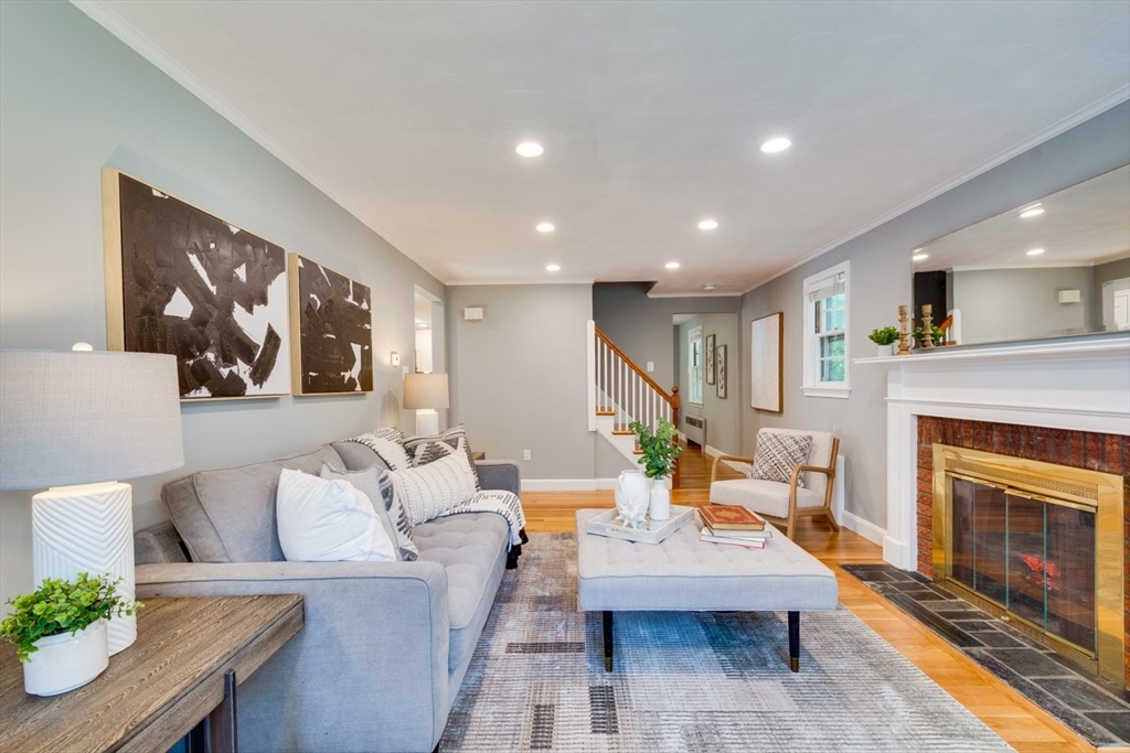 10 Altacrest Rd