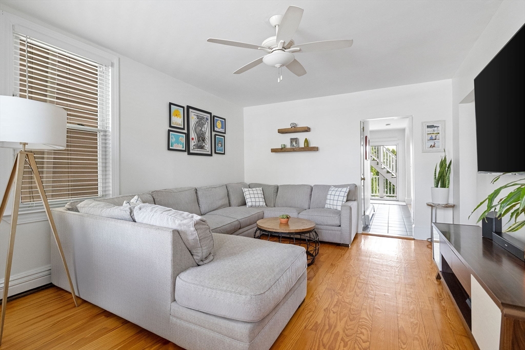 87 White St