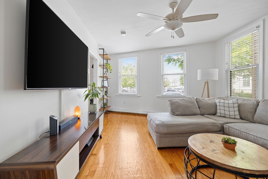 87 White St