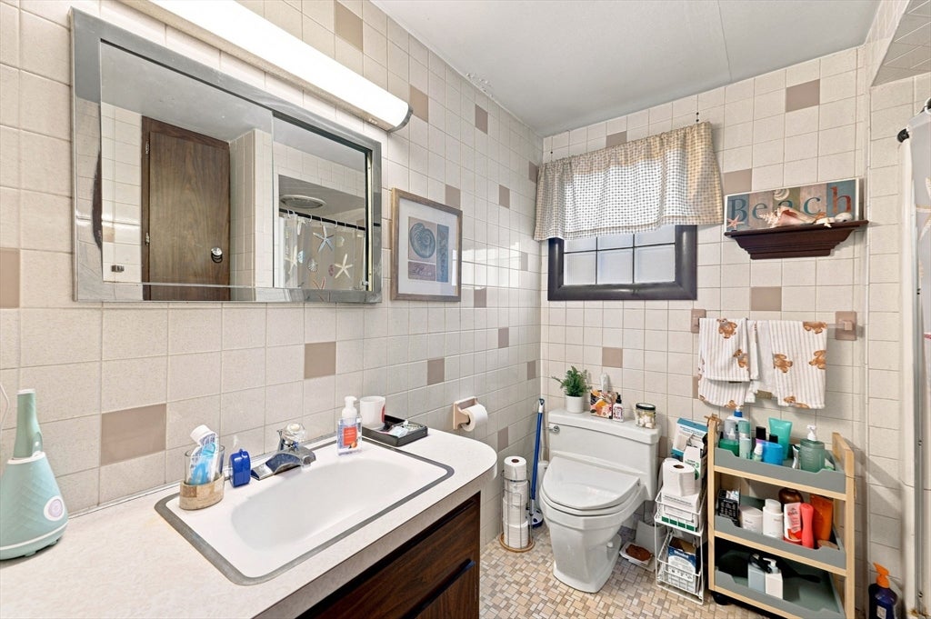124 E Meadow Rd, Lowell, MA, 124 E Meadow Rd, Lowell, MA Photo #35