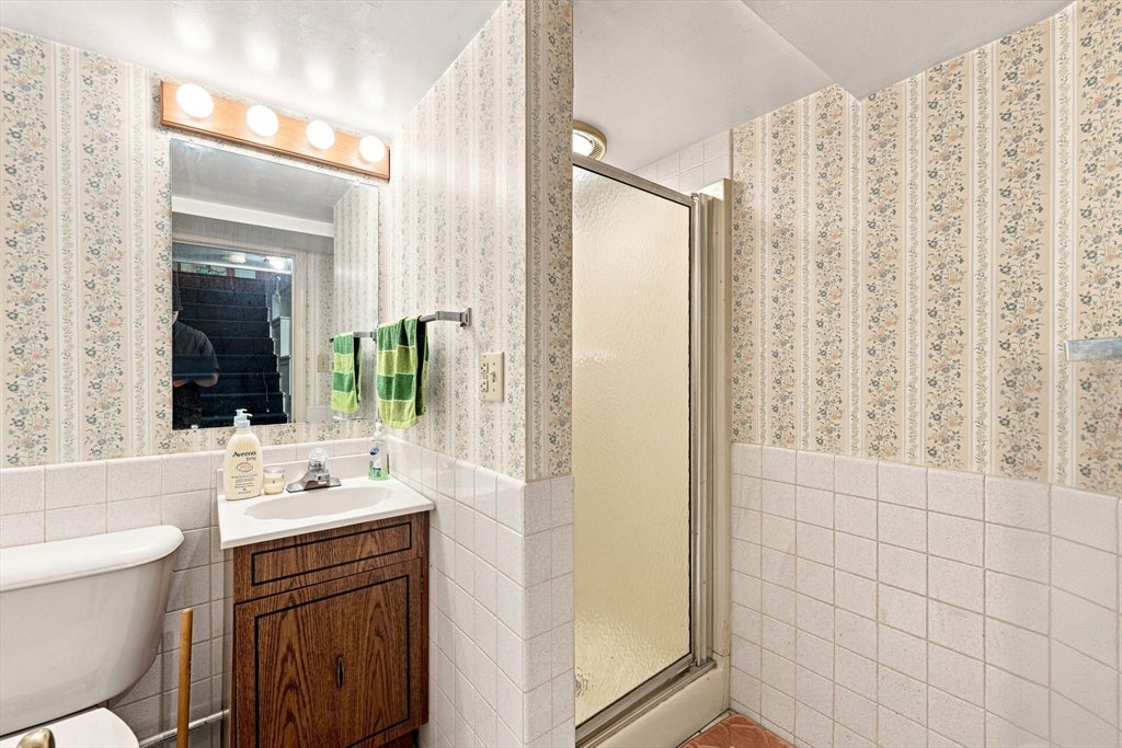 124 E Meadow Rd, Lowell, MA, 124 E Meadow Rd, Lowell, MA Photo #22