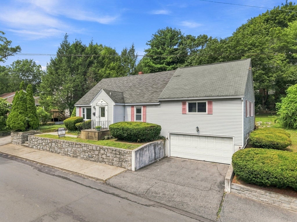124 E Meadow Rd, Lowell, MA, 124 E Meadow Rd, Lowell, MA Photo #42