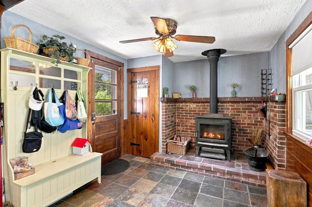 124 E Meadow Rd, Lowell, MA, 124 E Meadow Rd, Lowell, MA Photo #21