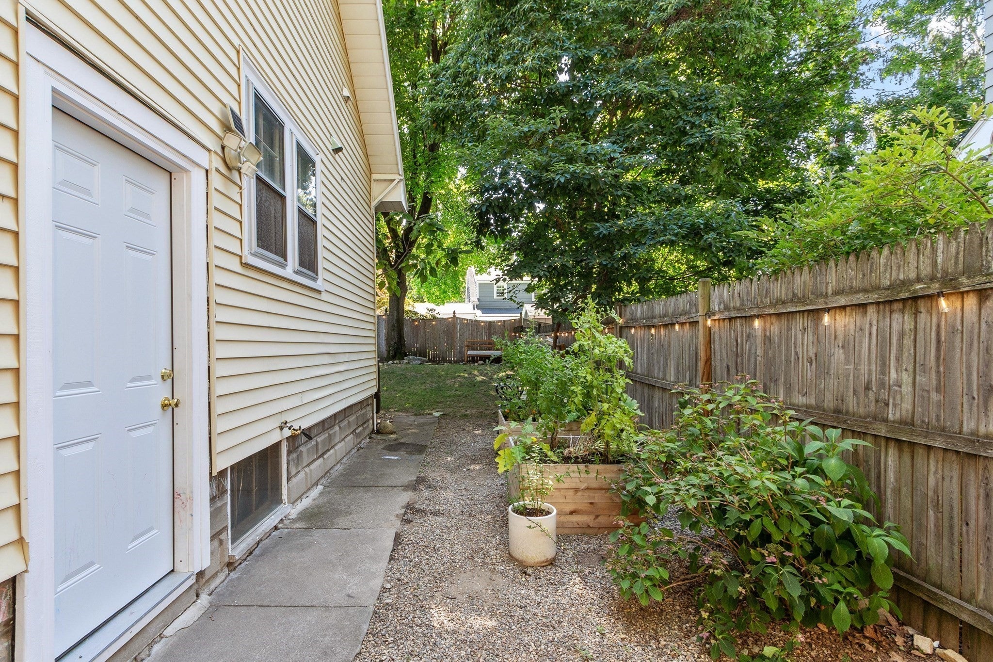 4 Stone Avenue, Stoneham, MA Photo #35