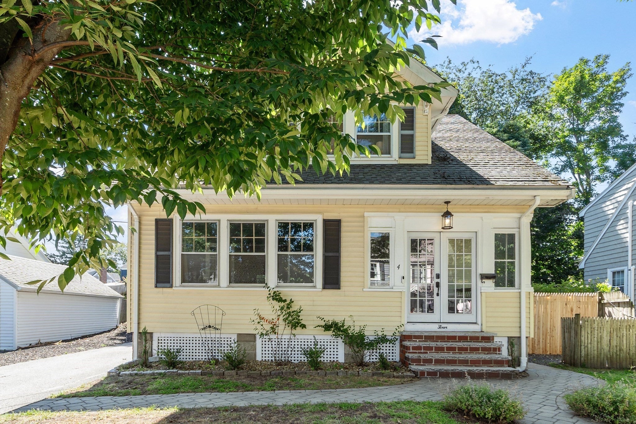 4 Stone Avenue, Stoneham, MA Photo #2