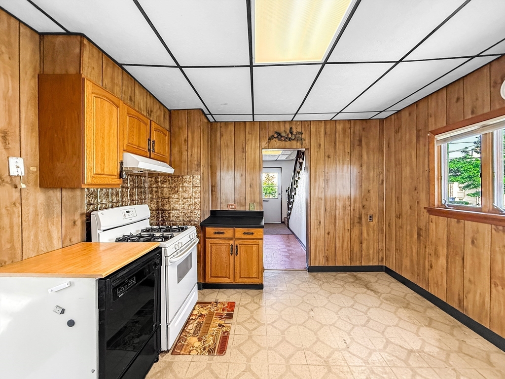 38 Adams Ave
