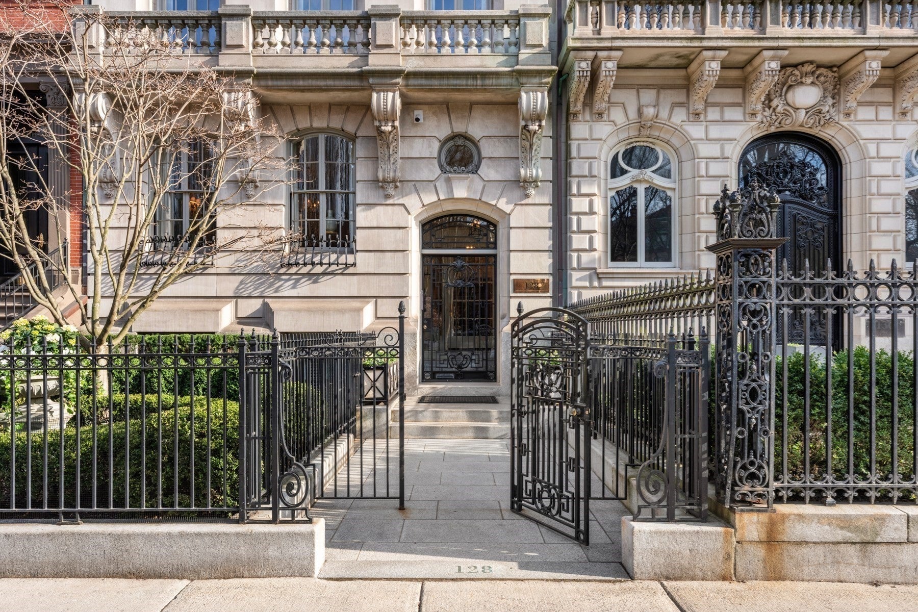 128 Commonwealth Avenue