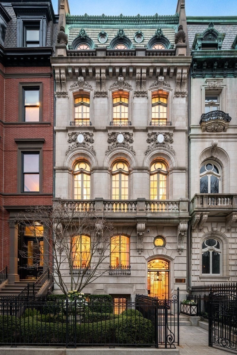 Photo of 128 Commonwealth Avenue, Boston, MA