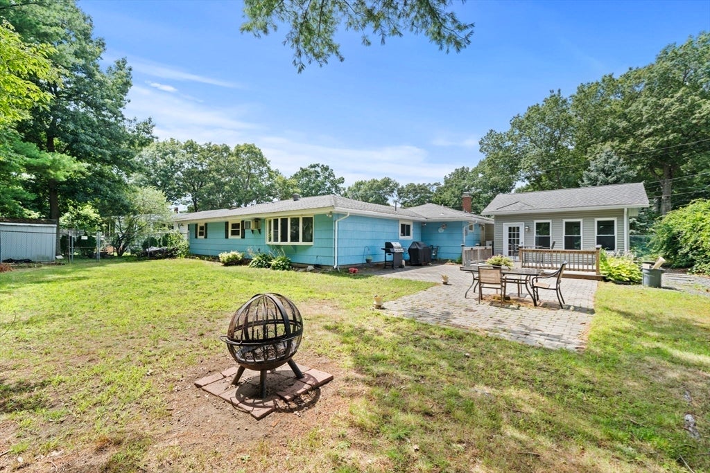 7 Pocahontas Dr, Peabody, MA Photo #36