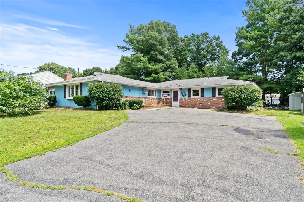 7 Pocahontas Dr
