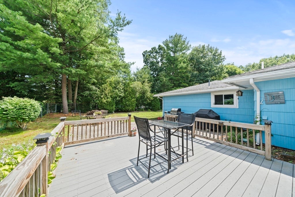 7 Pocahontas Dr, Peabody, MA Photo #21