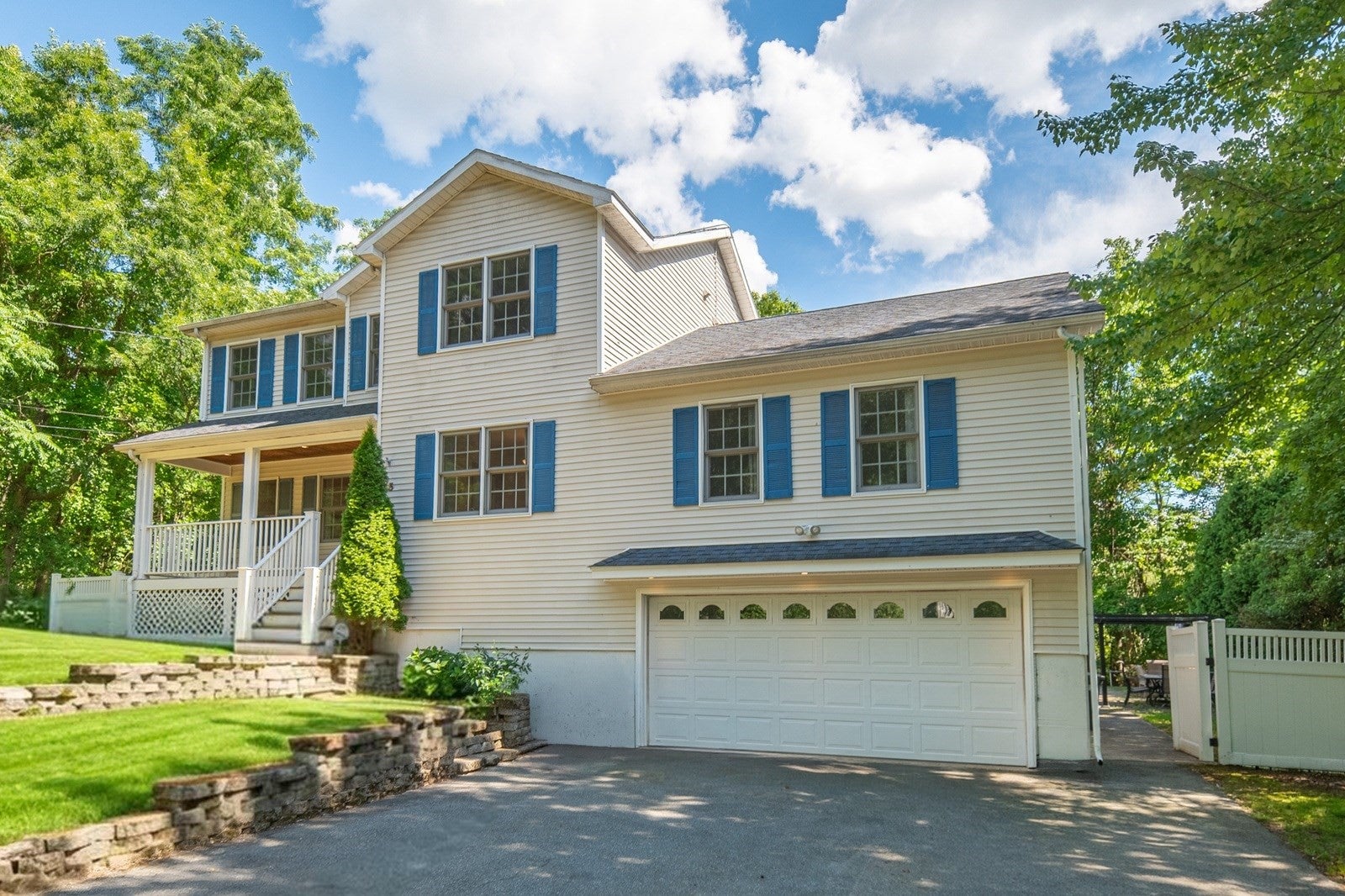 35 Brentwood Rd, Woburn MA 01801