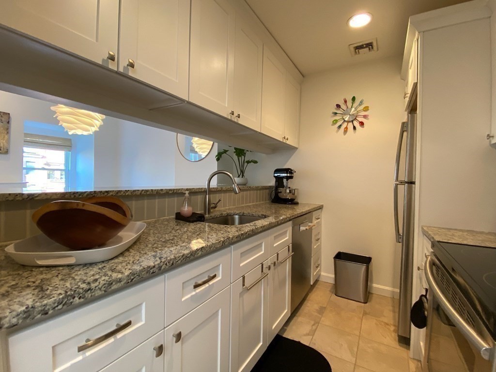 473 Beacon St 8