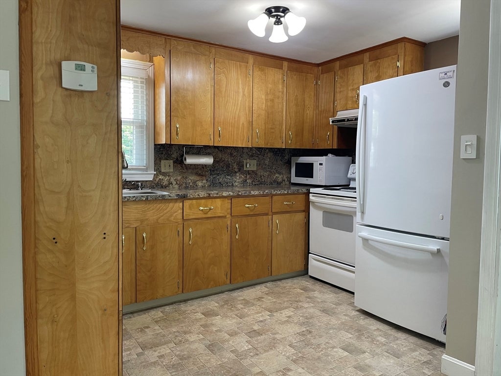 31 Stockholm St, Bellingham, MA, 31 Stockholm St, Bellingham, MA Photo #7