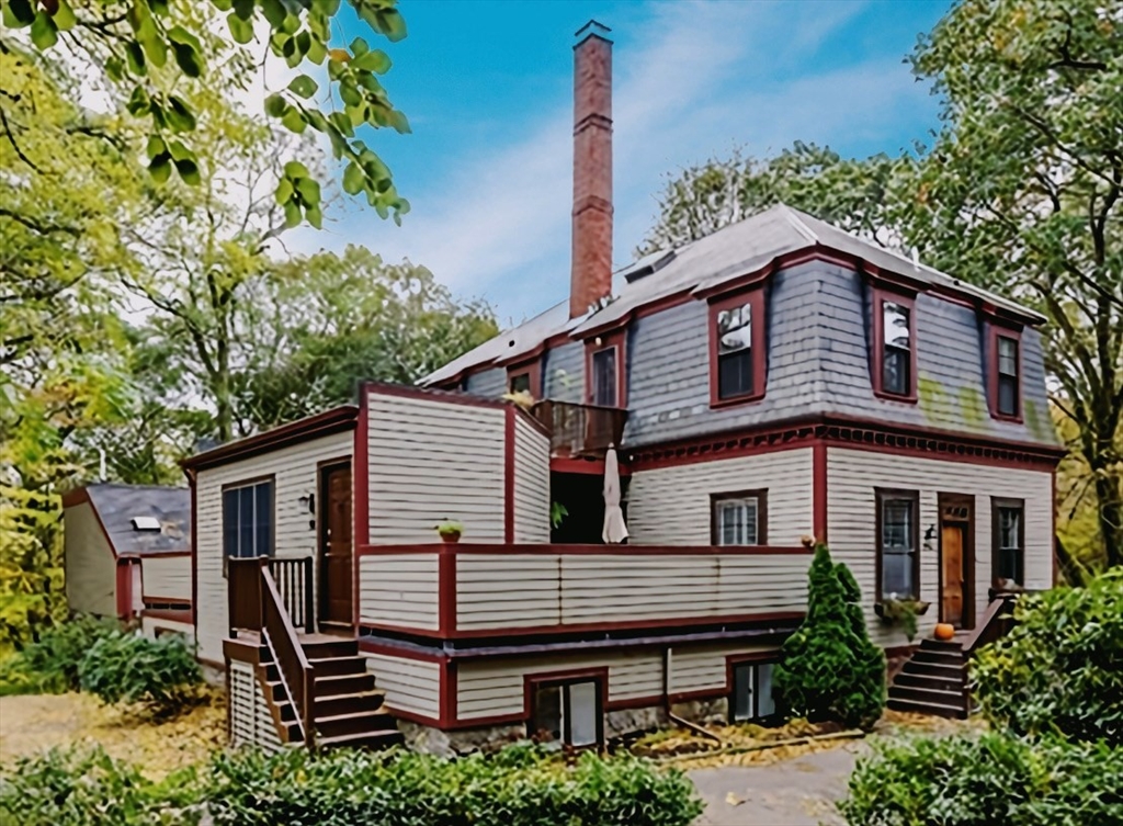 996 Centre St 3