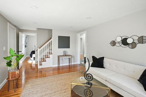 24 Edmund St Chicopee MA 01020
