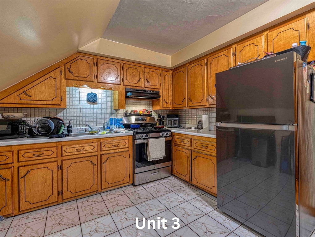 455 Middle St, Fall River, MA, 455 Middle St, Fall River, MA Photo #24