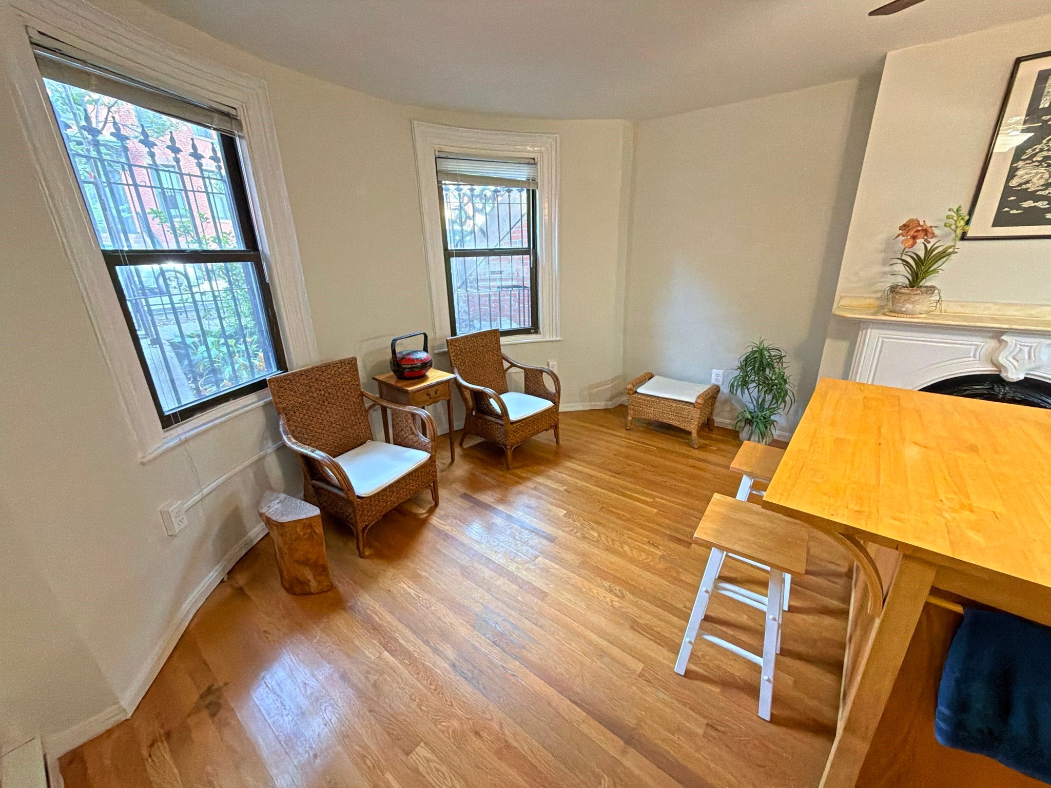 81 E Brookline St 1