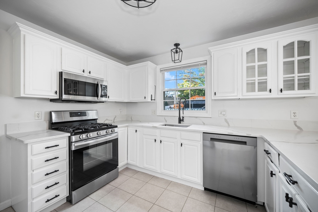 25 W Howard St D2