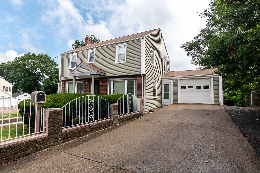 1277 N Main St