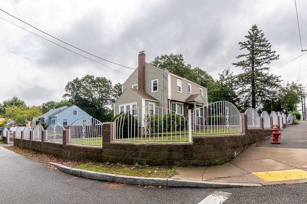 1277 N Main St