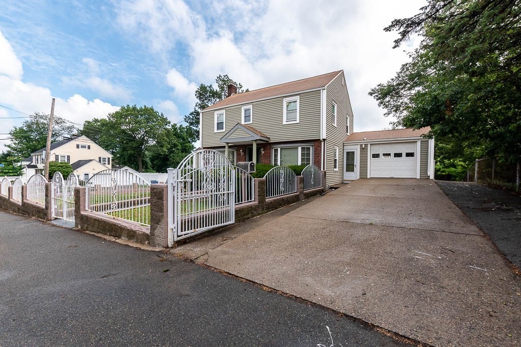 1277 N Main St